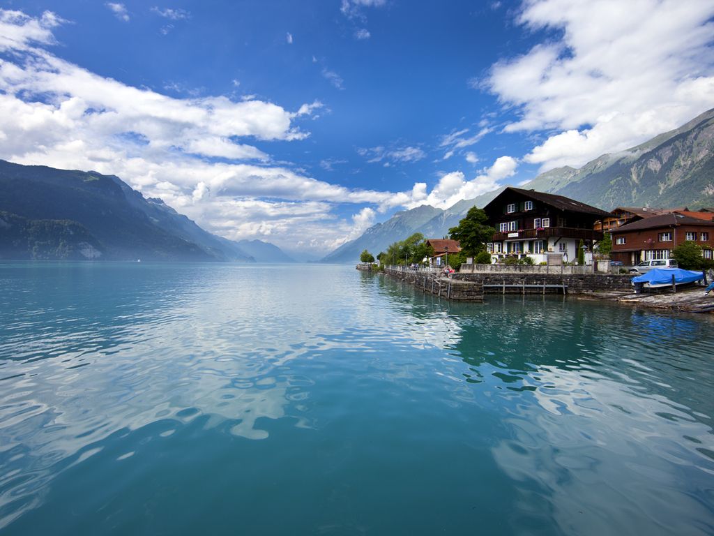 Vacation rental without service fees